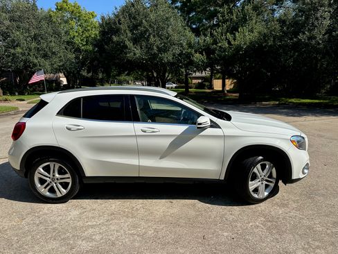 Used 2019 Mercedes-Benz GLA 250 image 1