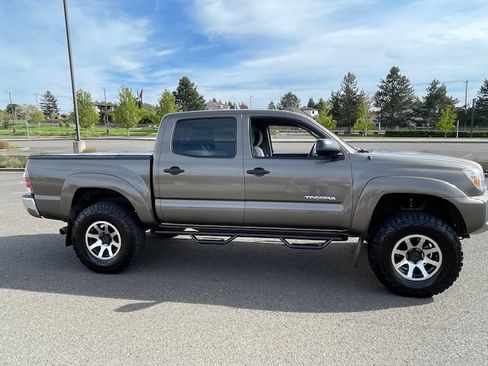 Used 2012 Toyota Tacoma PreRunner w/ SR5 Pkg RWD image 1