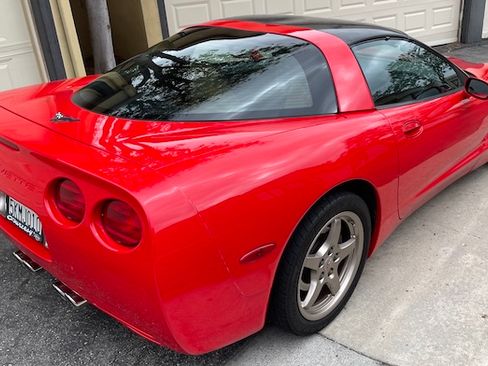 Used 2000 Chevrolet Corvette Coupe w/ Memory Pkg image 5