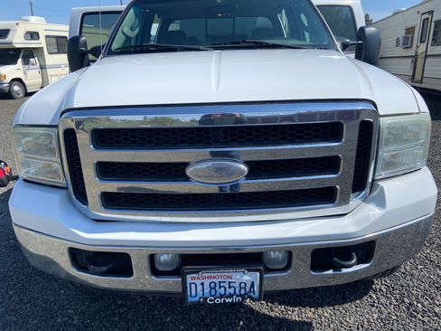 Used 2005 Ford F350 XLT AWD/4WD image 2