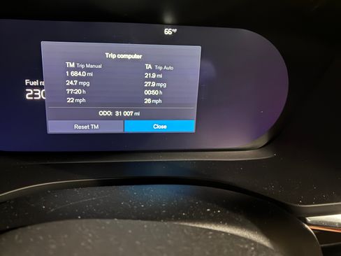 Used 2022 Volvo XC60 B5 Inscription w/ Advanced Package image 9