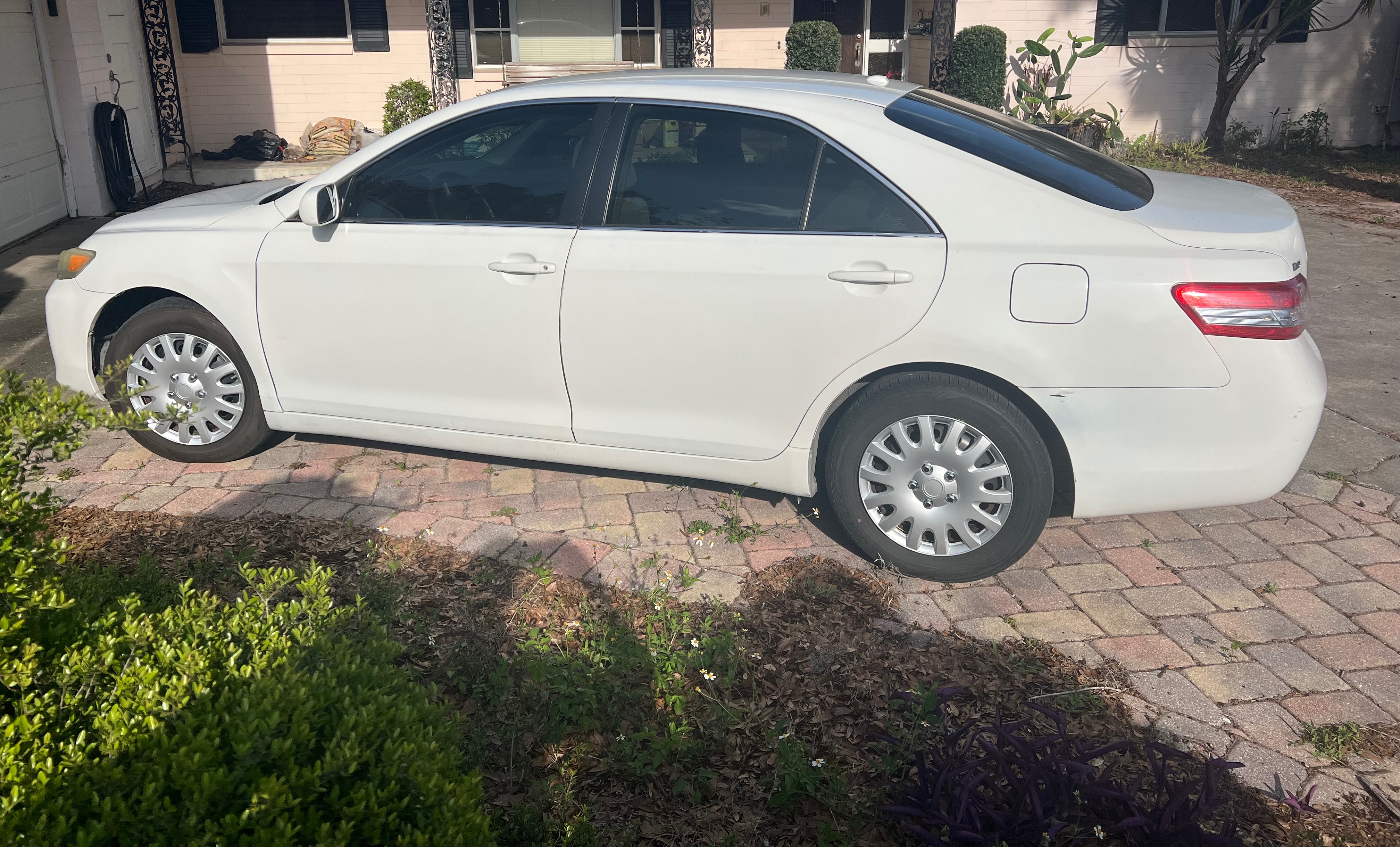 Used 2011 Toyota Camry FWD image 2