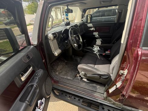 Used 2007 Toyota FJ Cruiser 4WD w/ Upgrade Pkg 2 image 12