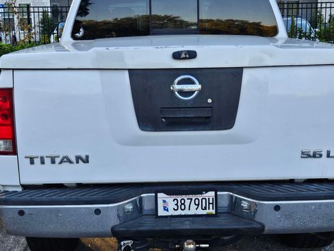 Used 2004 Nissan Titan LE w/ (NAV) Nissan Navigation Pkg image 2