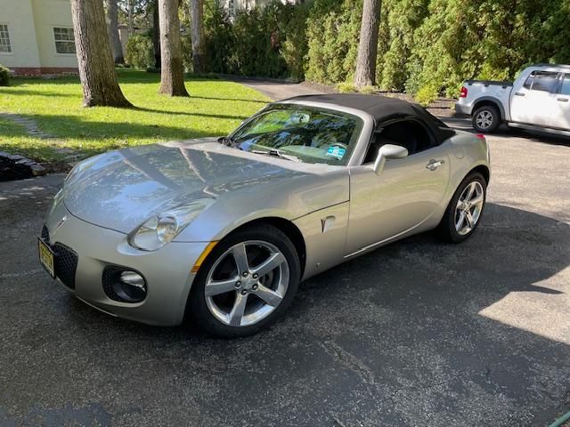 Used 2008 Pontiac Solstice GXP w/ Premium Package RWD image 6