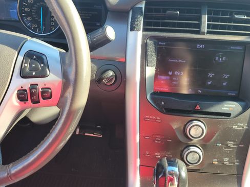 Used 2013 Ford Edge SEL image 18