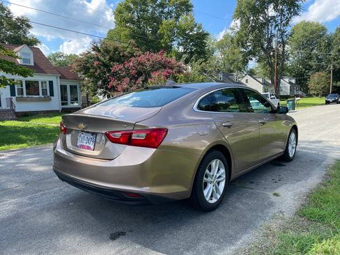 Used 2018 Chevrolet Malibu LT FWD image 9