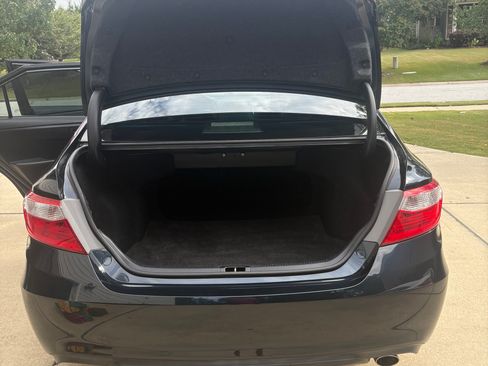 Used 2017 Toyota Camry SE FWD image 19