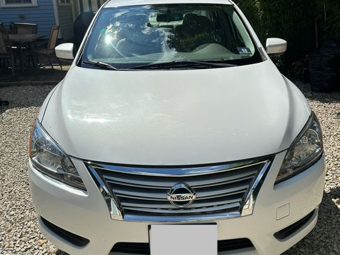 Used 2014 Nissan Sentra SV w/ SV Driver Package FWD image 2