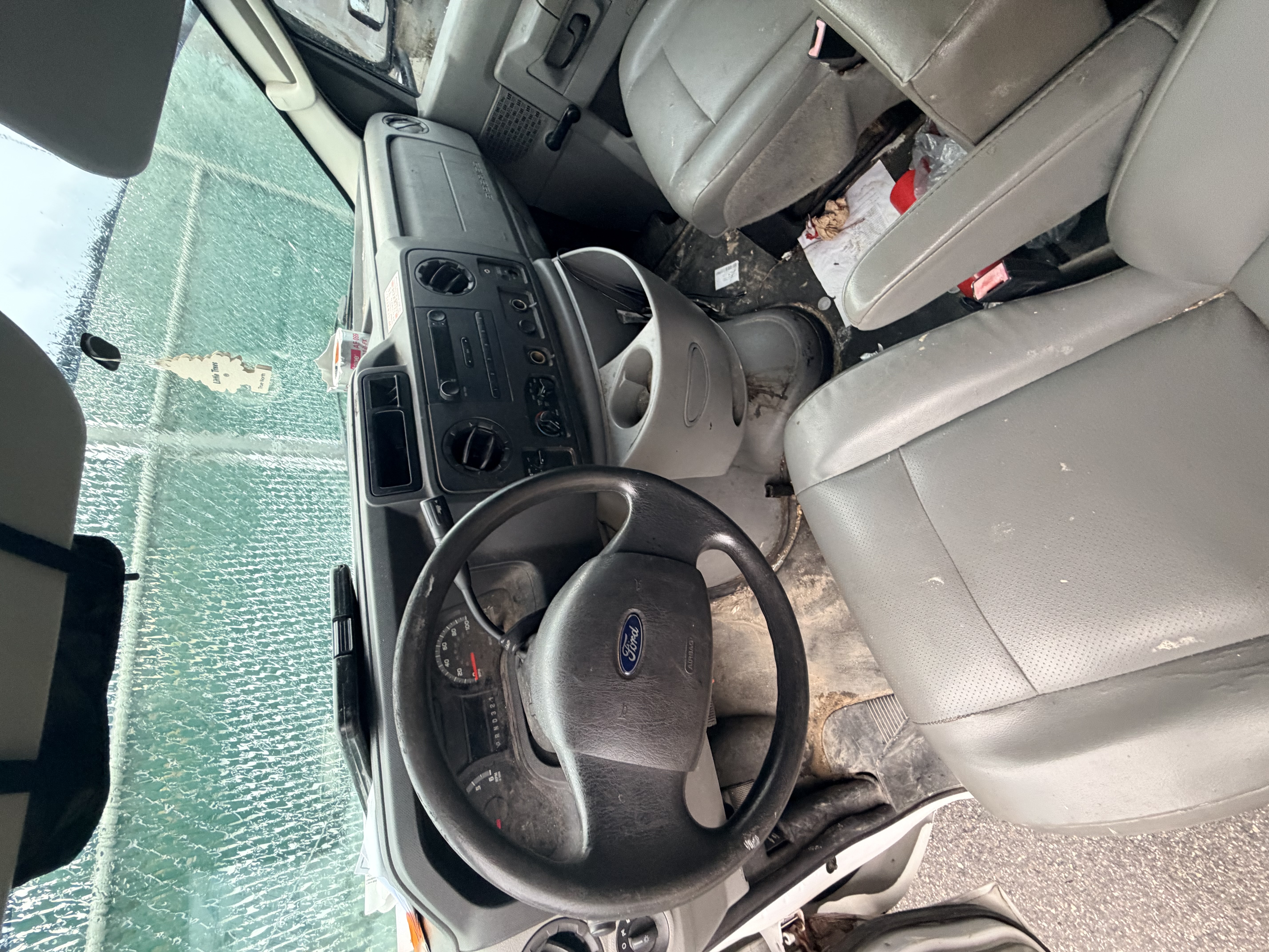 Used 2011 Ford E-350 and Econoline 350 Super Duty w/ Payload Pkg RWD image 6