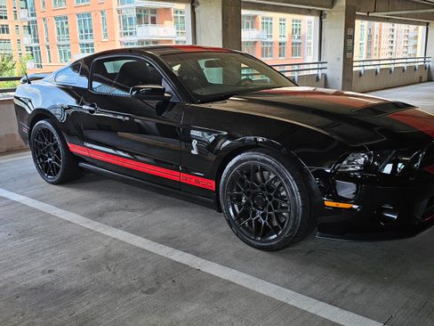 Used 2013 Ford Mustang Shelby GT500 RWD image 5