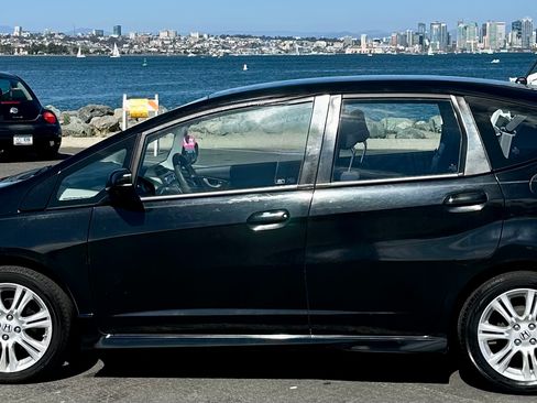 Used 2010 Honda Fit Sport image 4