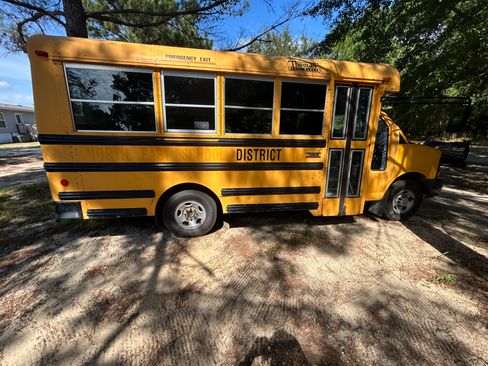 Used 2008 Chevrolet Express 3500 Cab-Chassis Van 2D w/ School Bus Package image 5
