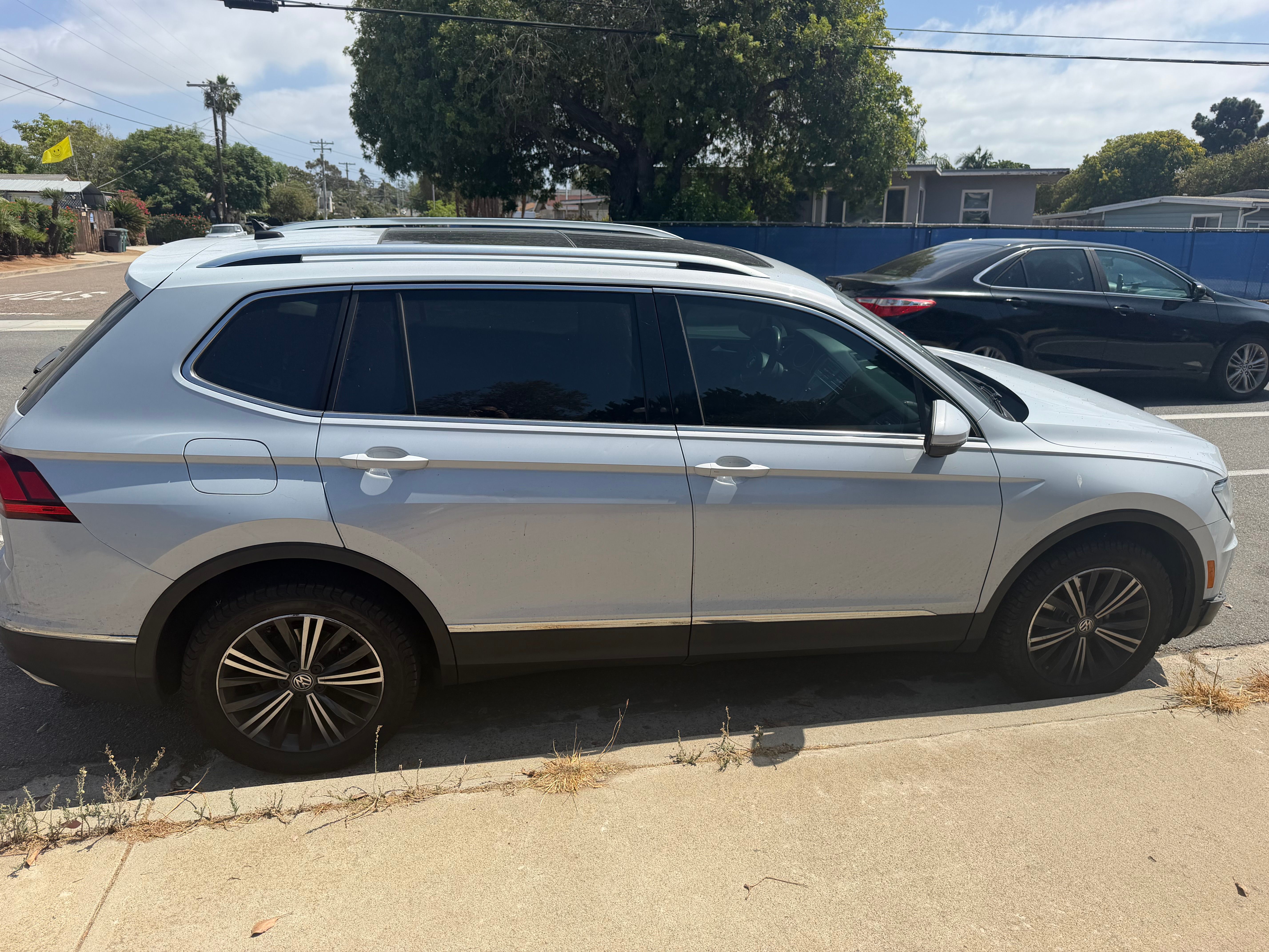 Used 2018 Volkswagen Tiguan SEL AWD/4WD image 5
