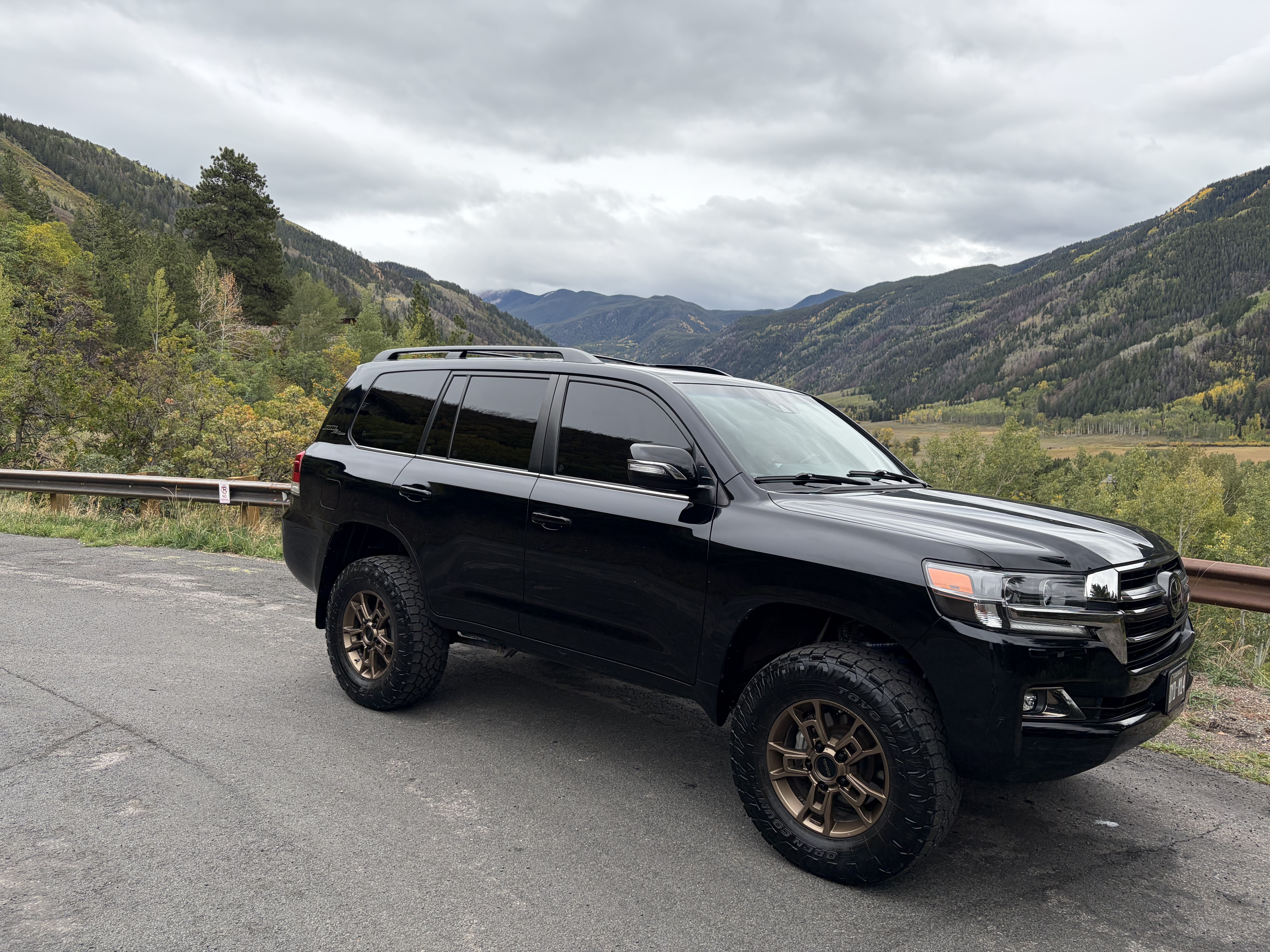 Used 2021 Toyota Land Cruiser Heritage Edition AWD/4WD image 4