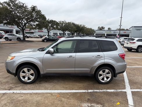 Used 2010 Subaru Forester 2.5XT Limited image 4