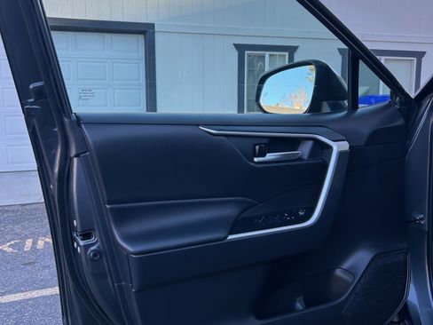 Used 2023 Toyota RAV4 XLE w/ Convenience Package image 21