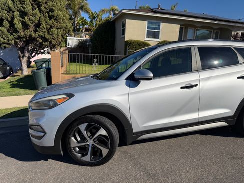 Used 2017 Hyundai Tucson Limited w/ Limited Ultimate Package 03 image 4