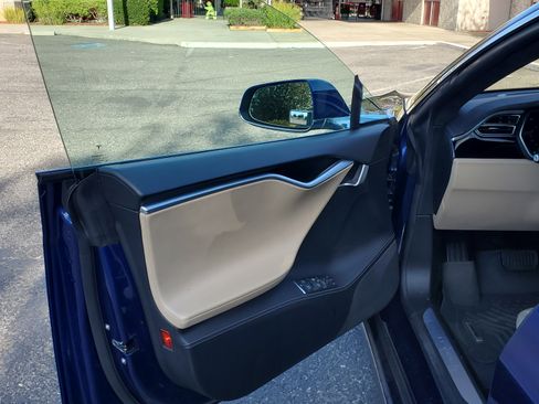 Used 2015 Tesla Model S 70 image 16