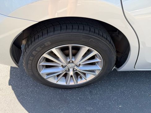 Used 2014 Toyota Corolla LE FWD image 11