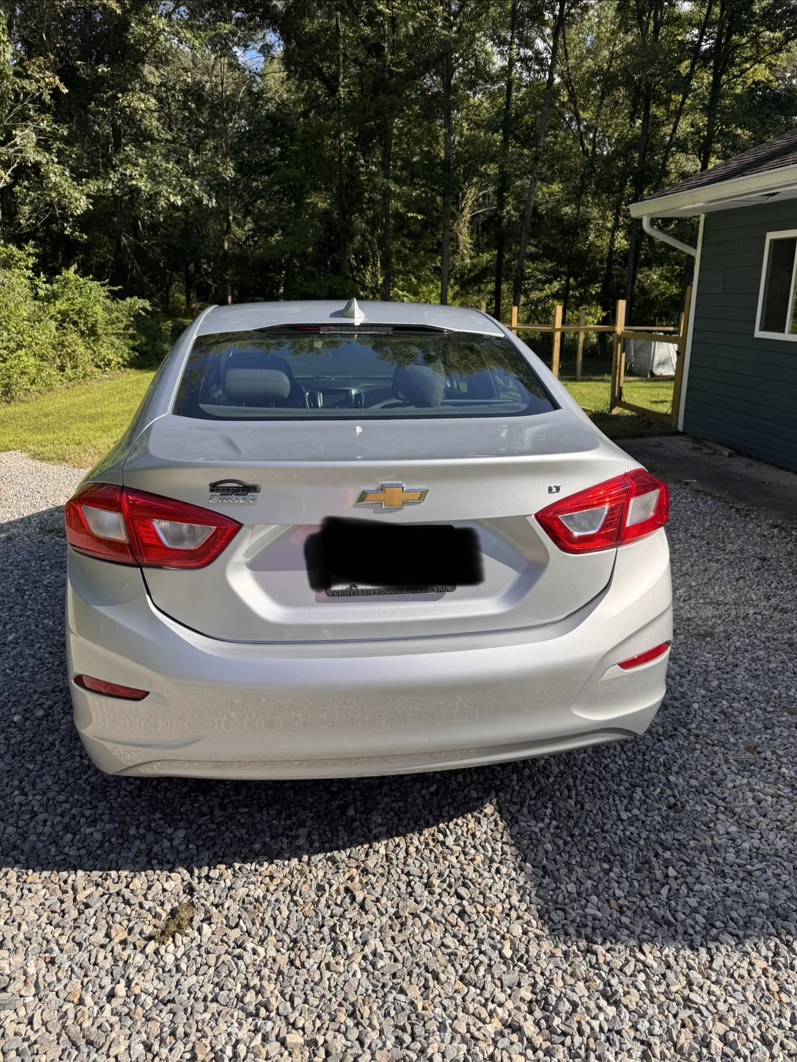 Used 2017 Chevrolet Cruze LT w/ Convenience Package FWD image 3