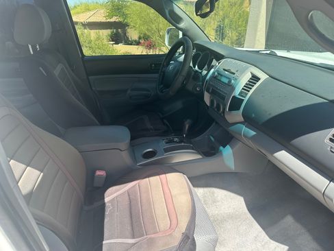 Used 2006 Toyota Tacoma PreRunner image 10