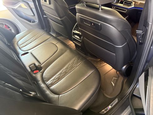 Used 2021 BMW X5 M50i image 14