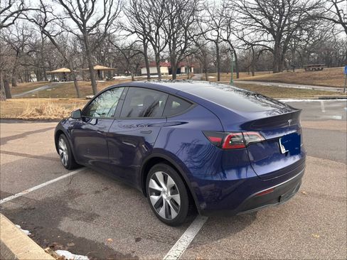 Used 2023 Tesla Model Y Long Range image 4