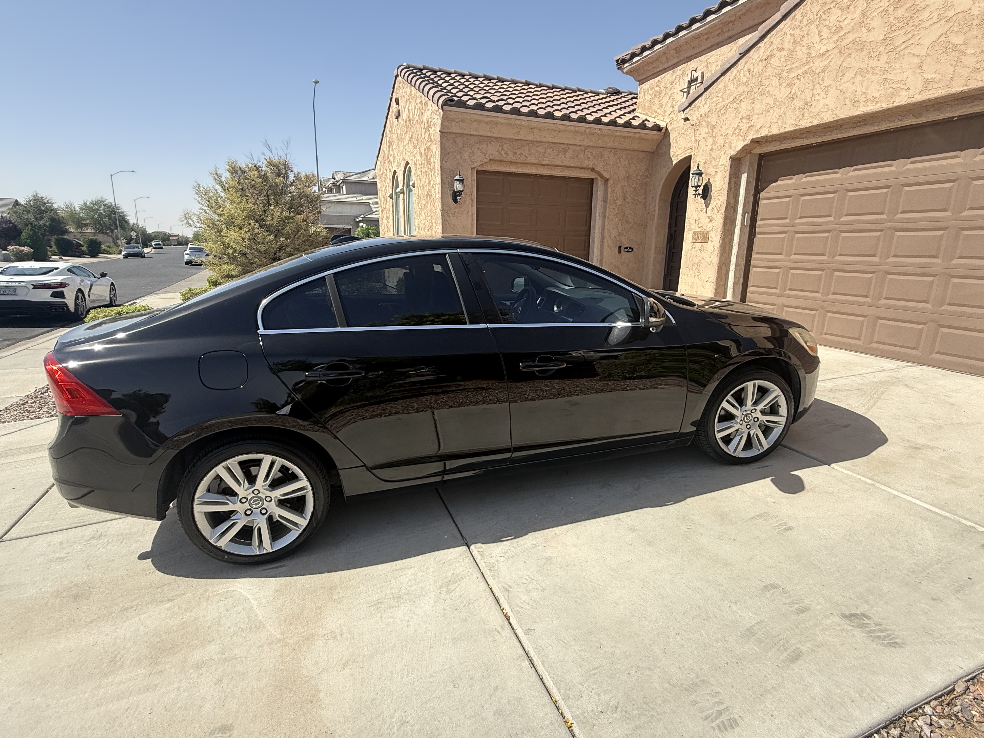 Used 2012 Volvo S60 T5 w/ Multimedia Pkg FWD image 1