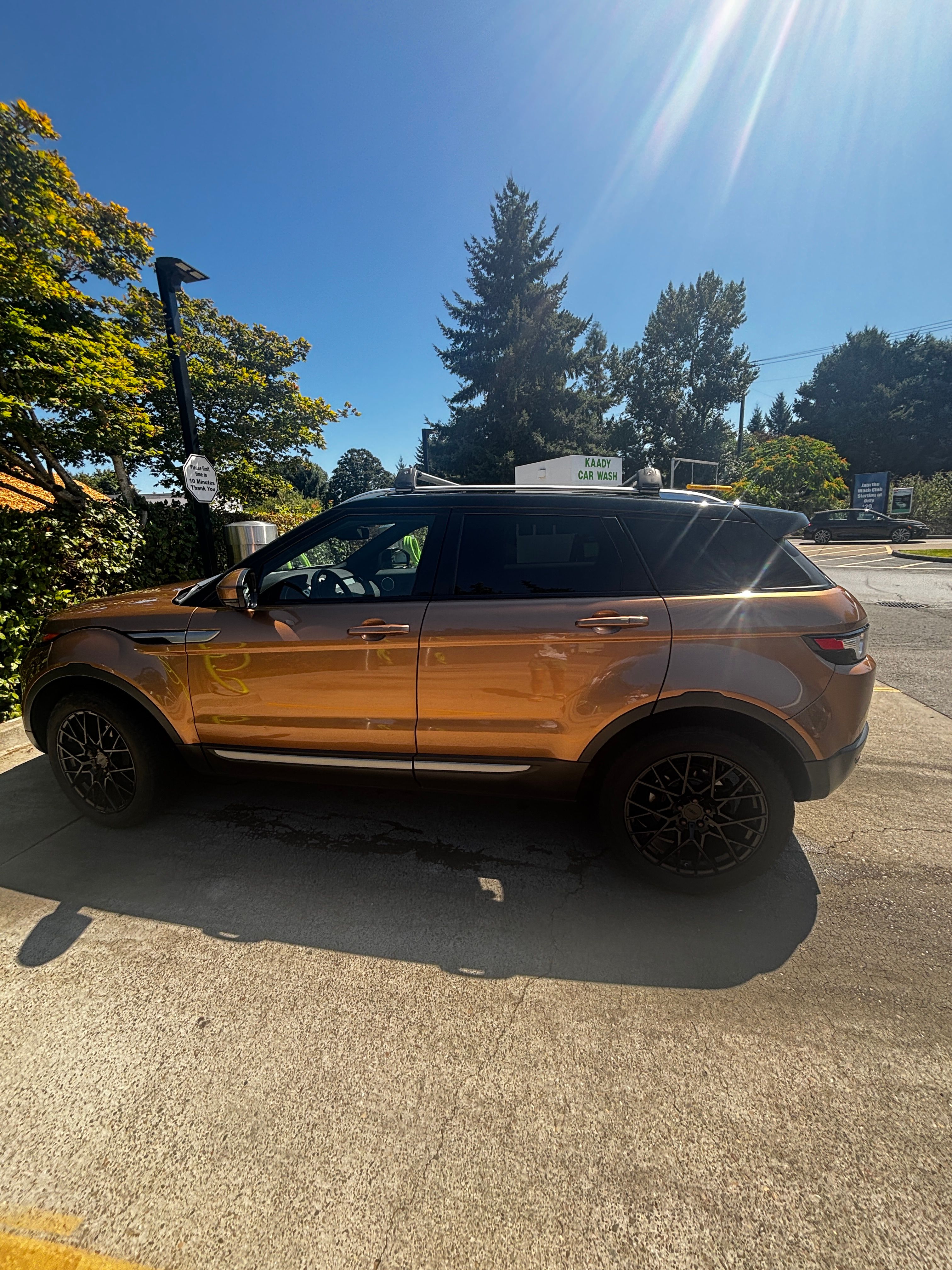 Used 2014 Land Rover Range Rover Evoque Pure Premium AWD/4WD image 4