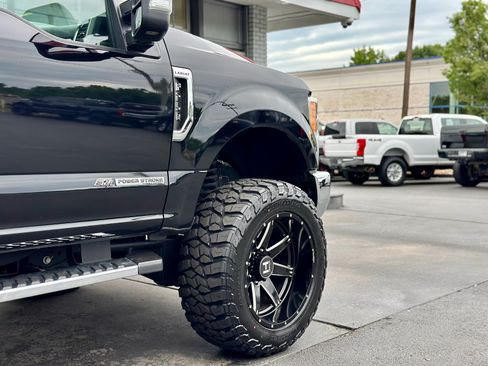 Used 2017 Ford F250 Lariat w/ Lariat Value Package image 6