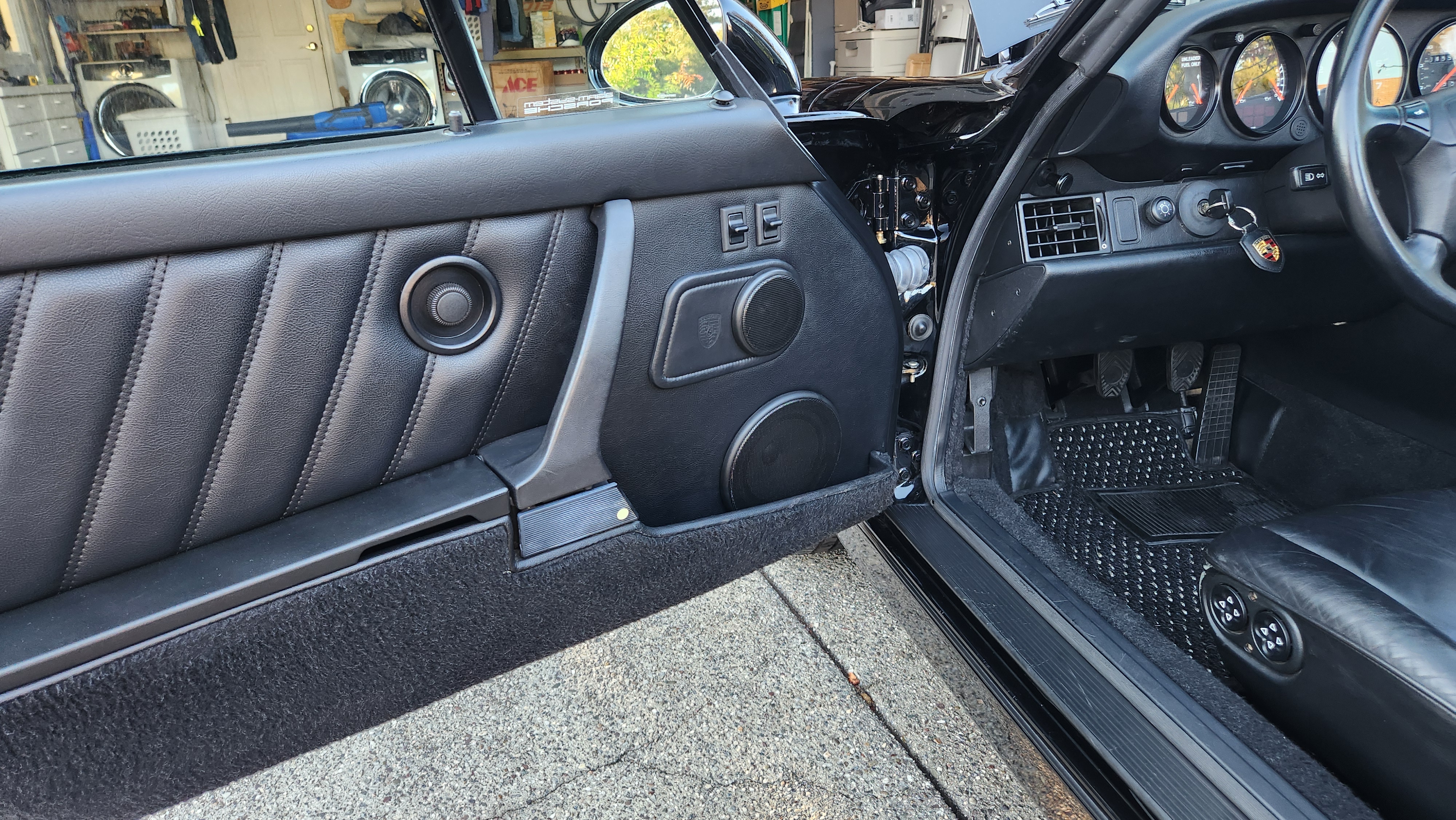 Used 1993 Porsche 911 Carrera RWD image 12