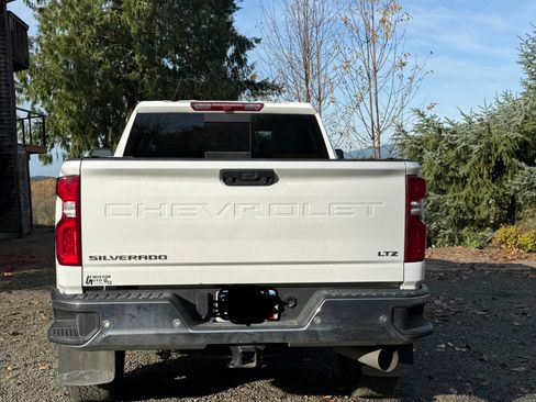 Used 2022 Chevrolet Silverado 3500 LTZ w/ LTZ Plus Package image 4