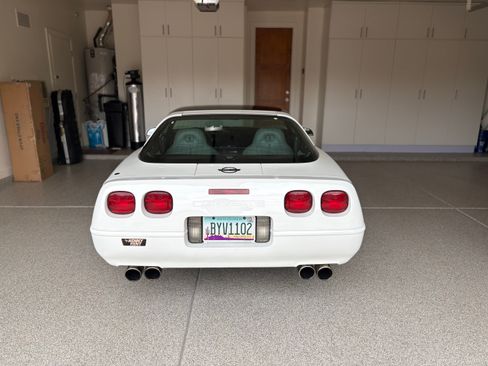 Used 1995 Chevrolet Corvette Coupe RWD image 15