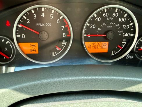 Used 2011 Nissan Pathfinder LE w/ Navigation Pkg AWD/4WD image 8