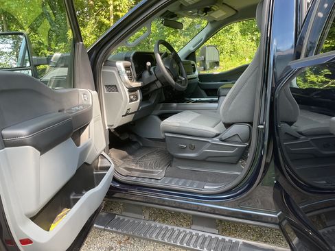 Used 2024 Ford F250 XLT w/ FX4 Off-Road Package AWD/4WD image 8