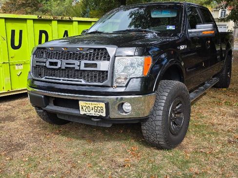 Used 2010 Ford F150 Lariat image 1