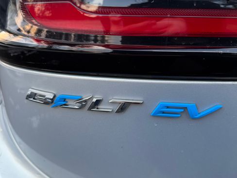 Used 2022 Chevrolet Bolt LT w/ Infotainment Package image 28