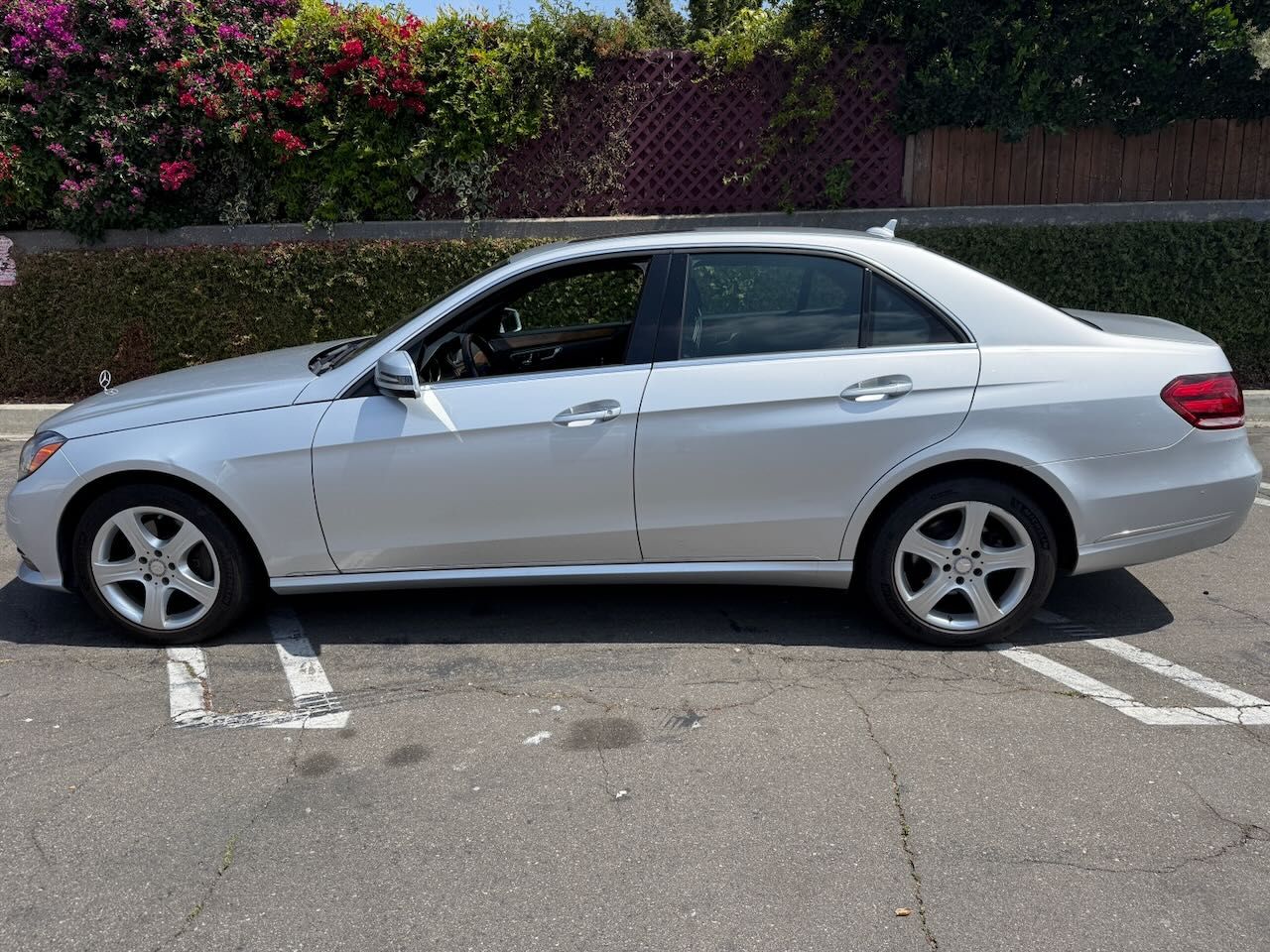 Used 2014 Mercedes-Benz E 350 4MATIC Sedan image 1