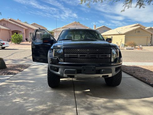 Used 2010 Ford F150 Raptor image 2