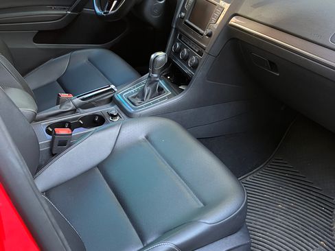 Used 2017 Volkswagen Golf Alltrack SE image 13