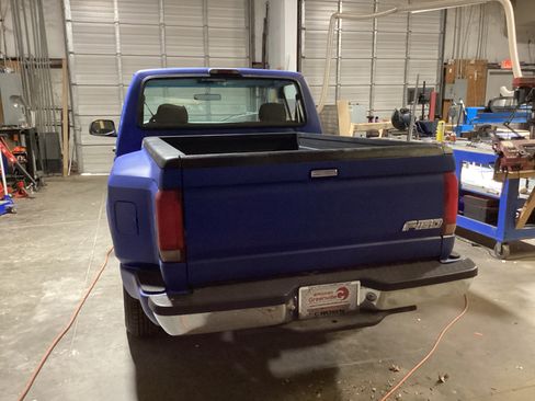 Used 1995 Ford F150 2WD Regular Cab image 10