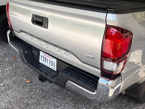 Used 2023 Toyota Tacoma SR5 RWD image 11