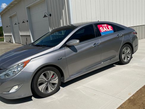 Used 2013 Hyundai Sonata Limited FWD image 1