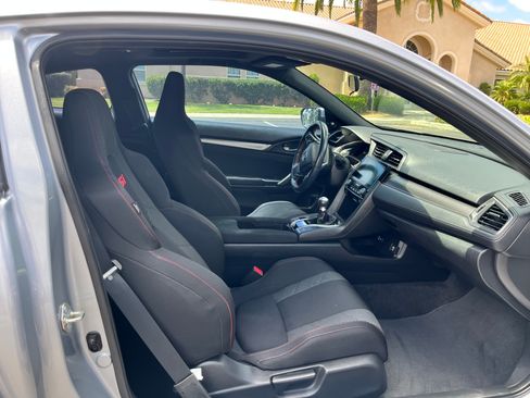 Used 2018 Honda Civic Si image 32
