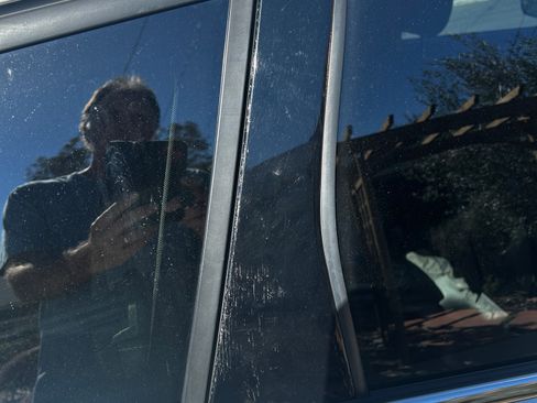 Used 2019 Ford Escape SE image 12