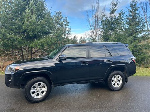 Used 2023 Toyota 4Runner SR5 image 4