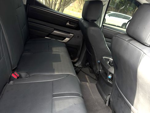 Used 2022 Toyota Tundra SR5 w/ SR5 Convenience Package AWD/4WD image 5