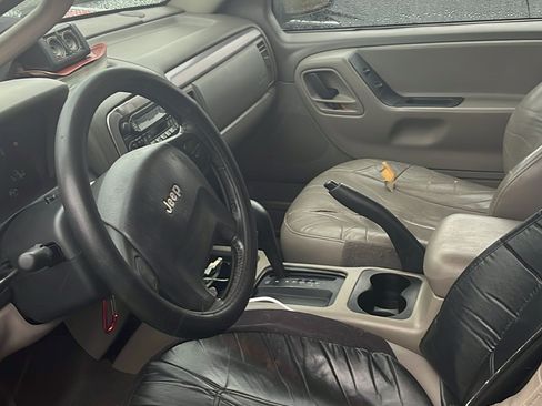 Used 2003 Jeep Grand Cherokee Laredo image 5