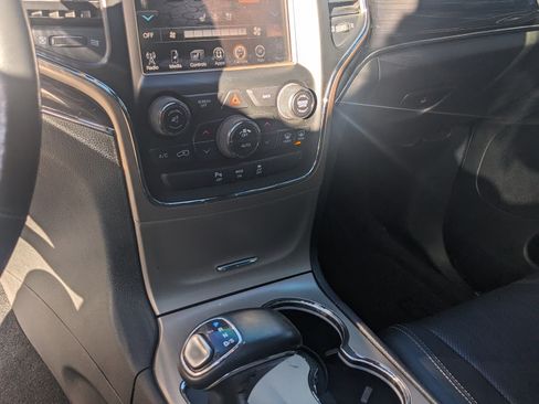 Used 2014 Jeep Grand Cherokee Overland image 8